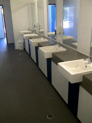 wet n wild male amenities vanities sept 2011 (1)